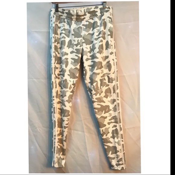 Adidas camo pants - Picture 2 of 4